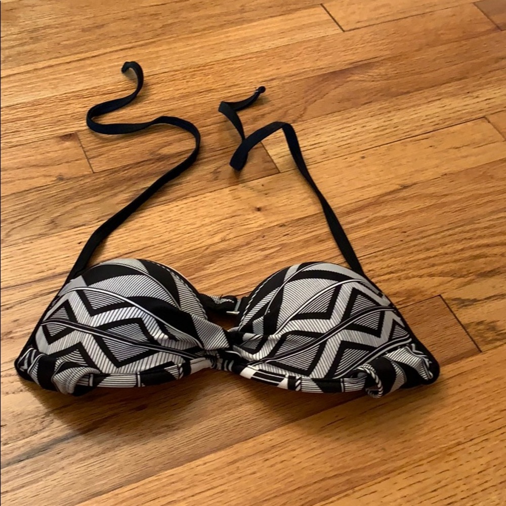 Xhilaration black and white padded bikini top- S